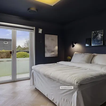 Luxurious For Rent During Ons In *